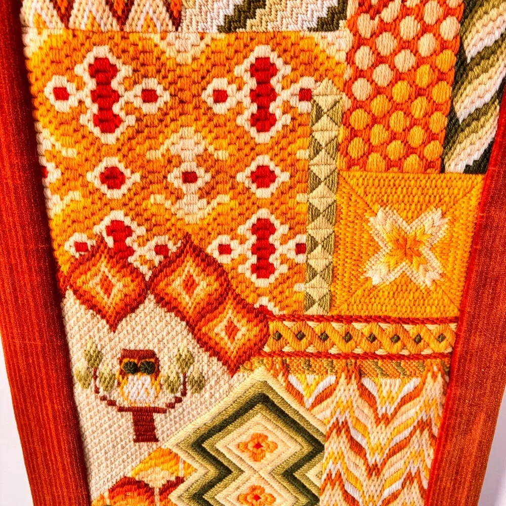 Vintage 1977 Hanging Tapestry